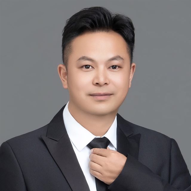 Jason, Production Manager at HLW SIGN